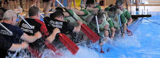 Drachenbootrennen beim Itzehoer Drachenboot Indoor-Cup Drachenbootrennen beim Itzehoer Drachenboot Indoor-Cup