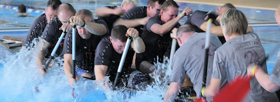 Drachenbootrennen beim Itzehoer Drachenboot Indoor-Cup Drachenbootrennen beim Itzehoer Drachenboot Indoor-Cup