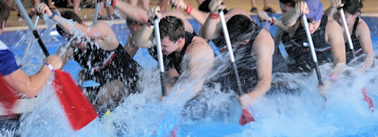 Drachenbootrennen beim Itzehoer Drachenboot Indoor-Cup Drachenbootrennen beim Itzehoer Drachenboot Indoor-Cup