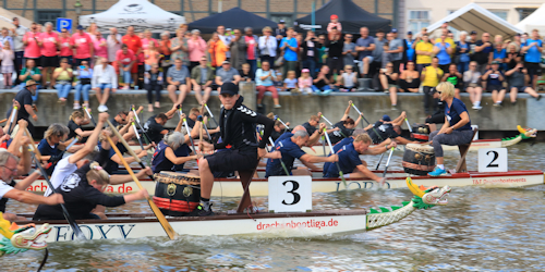 Finalrennen bein Glückstädter Drachenboot-Cup