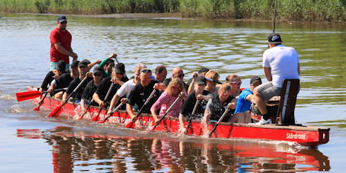 >Training für den Glückstädter Drachenboot-Cup