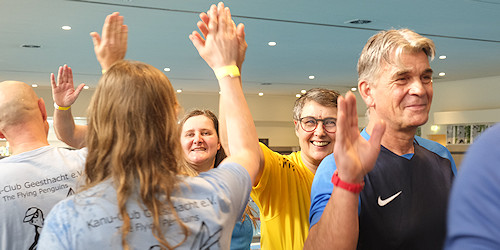 Abklatschen nach einem Rennen